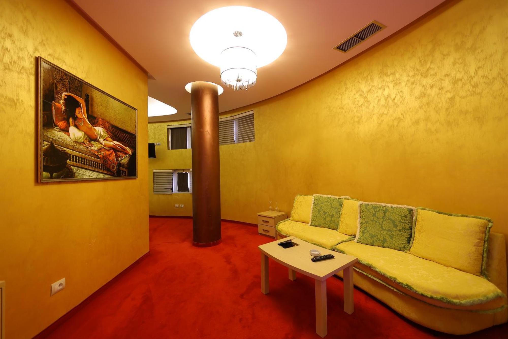 Hotel Gjuta Farke e Madhe Exterior photo