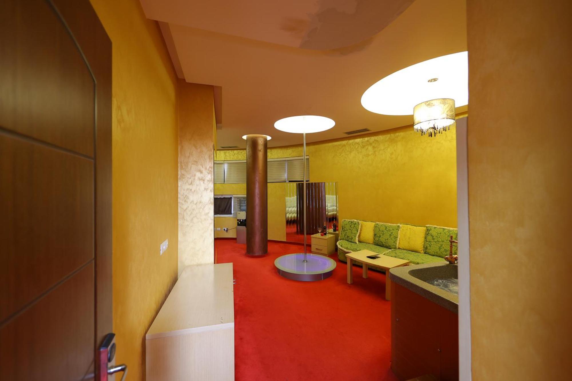 Hotel Gjuta Farke e Madhe Exterior photo